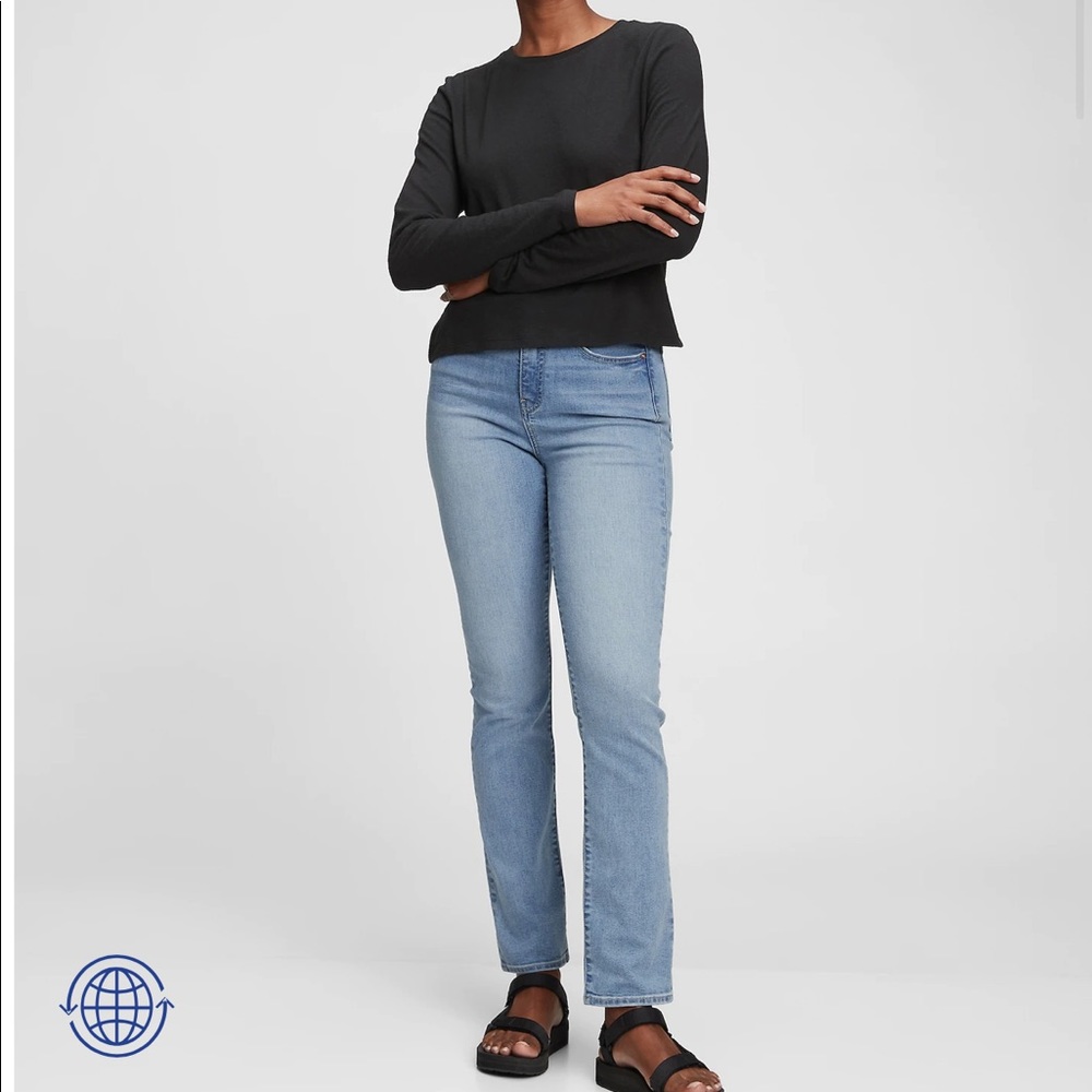 NWT GAP Straight high rise stretch jeans 30T